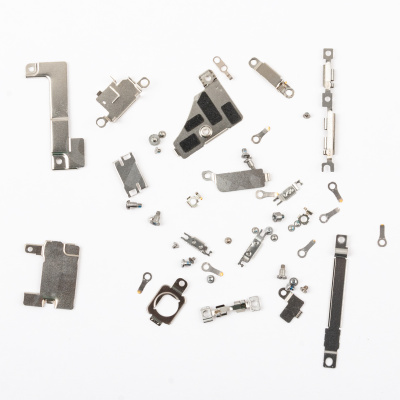 Комплект металлических пластин для iPhone 15